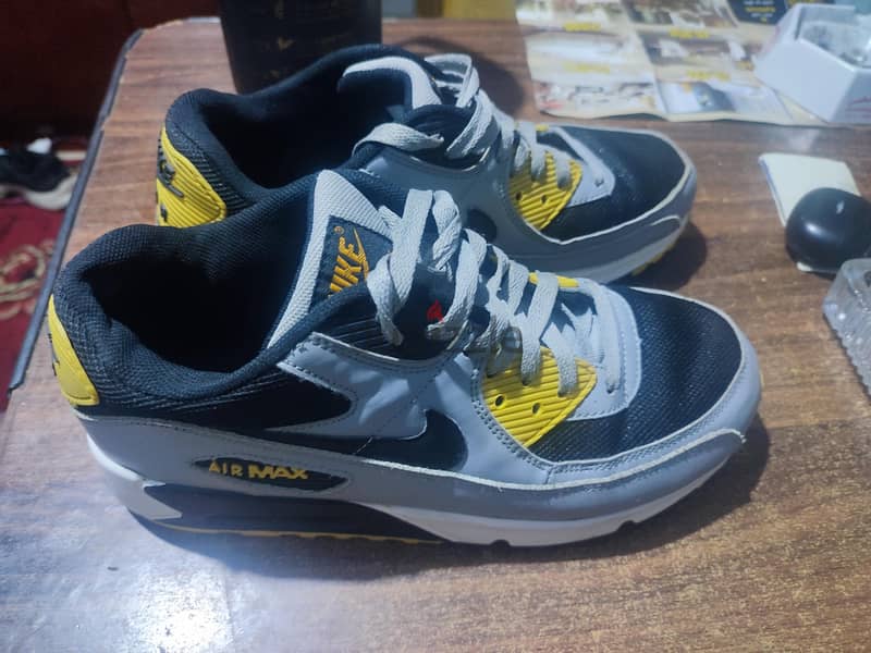  Nike Air Max 90 – Classic Batman  1