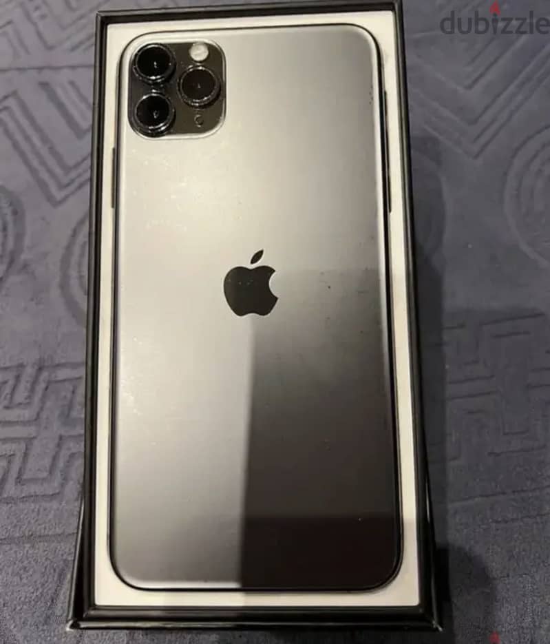 Apple - iPhone 11 Pro Max 3