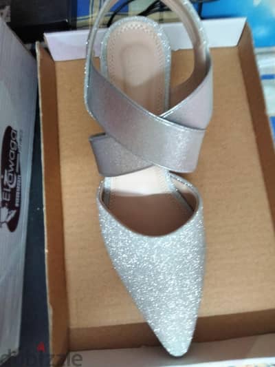 حذاء سواريه جديد مقاس ٤٠