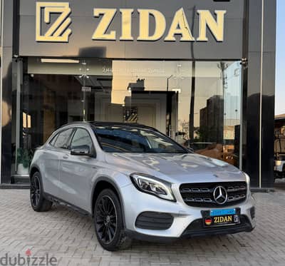 Mercedes-Benz GLA 200 2020
