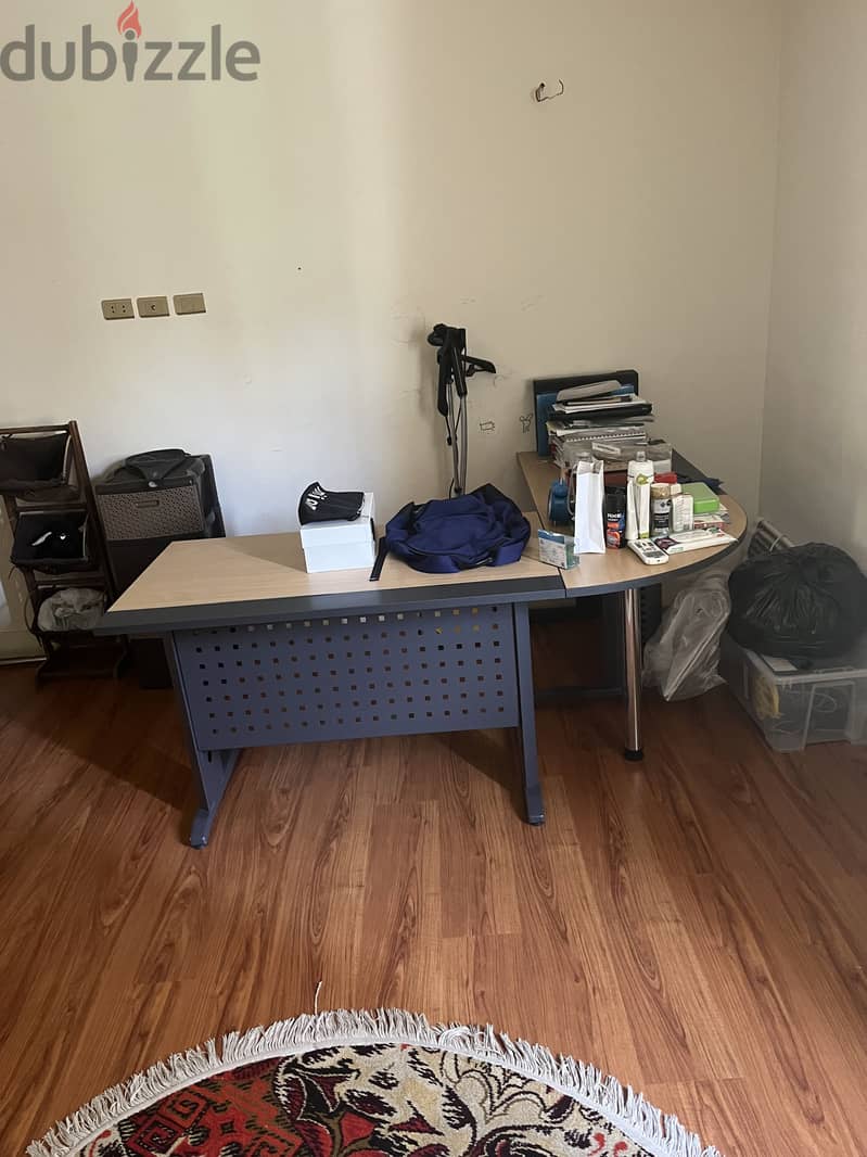 Office desk 2