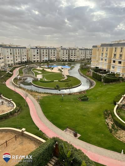 Pent House for sale in Mountain View Hyde Park .