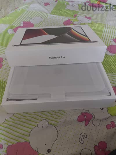 MacBook pro M1 pro 16 inch Ram 32 Hard Tera Like New