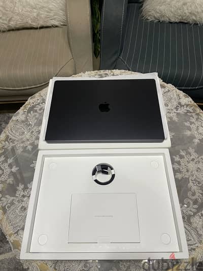 MacBook Pro M4 MAX 16 inch 48 ram (جديد لم يستخدم)