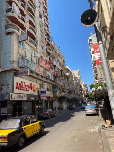 Shop for rent in Sporting, Bour Saïd Main Street