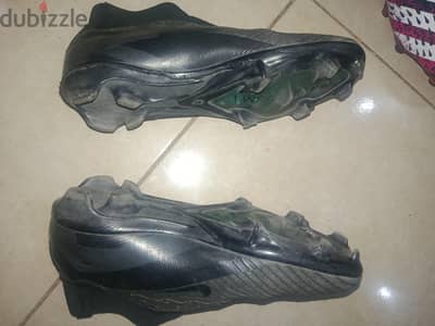 جزمتين air zoom و adidas predator