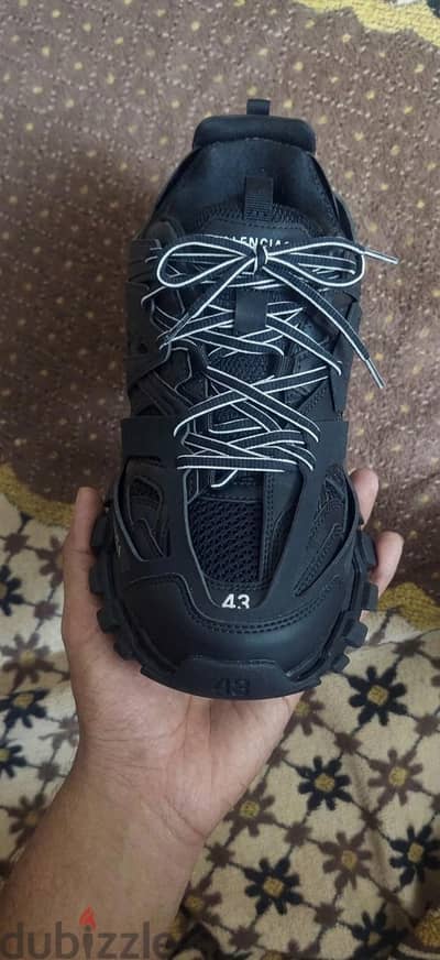بلنسياجا تراك مقاس43