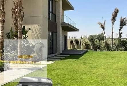 للضرورة هبيع الفيلا في أميز لوكيشن خلف بيفرلي هيلز