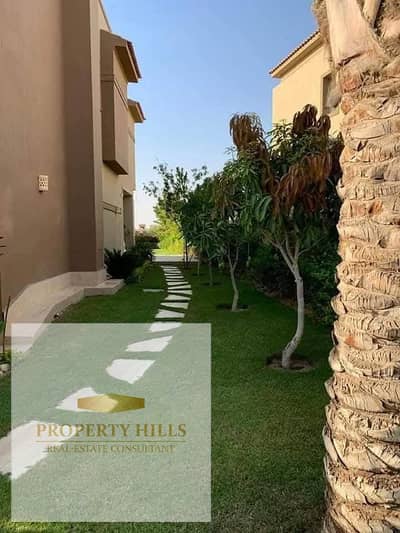 The villa is for sale in the heart of Sheikh Zayed.