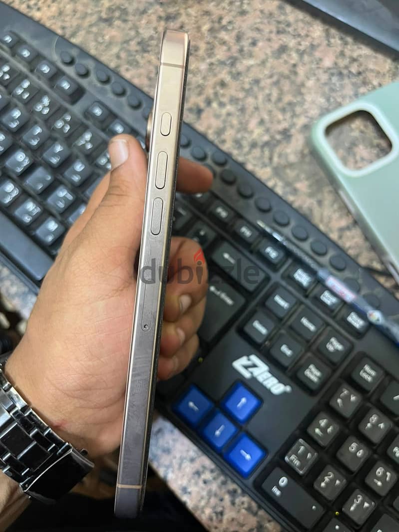Apple - iPhone 16 Pro Max 4