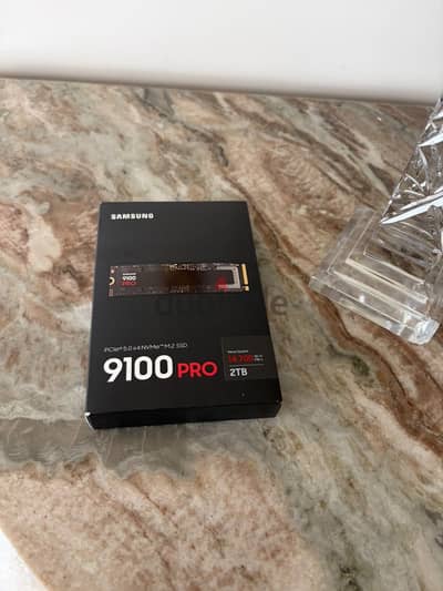 Ssd Samsung 9100 pro 2tb جديد متبرشم لسه جاى من امريكا