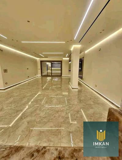 190m² apartment for sale—immediate delivery. Features include a 10-year installment plan, a 35% discount for cash payments, and ultra-super-lux finish