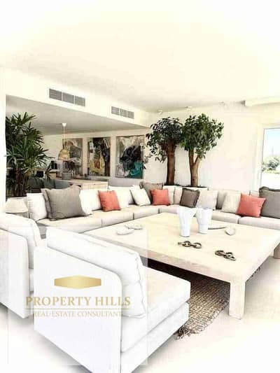 Fully finished penthouse for sale in marsa baghush and first row Panoramic Sea & Lagoon View ready for viewing  Details:  Unit Type: penthouse  Bedrooms: 2  Built-up Area: 130m²  Direct panoramic view of the sea and lagoon  Ready for immediate viewing any