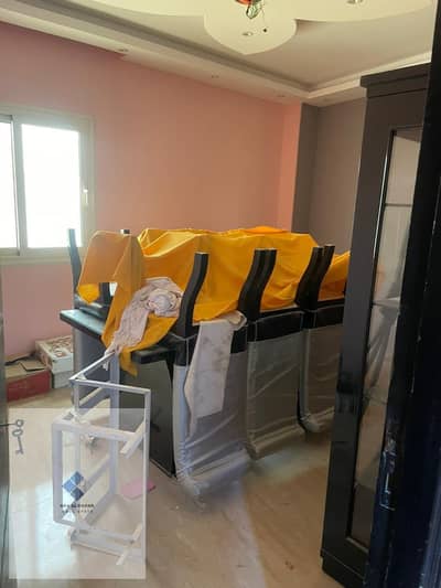 شقة للإيجار في جاردينيا هايتس 3دور أرضي مرتفع Double Fac 3 غرف نوم كبيرة وريسبشن 3قطع وحمامين ومطبخ بدون فرش وموقع مناسب للسكن أو النشاط التجاري