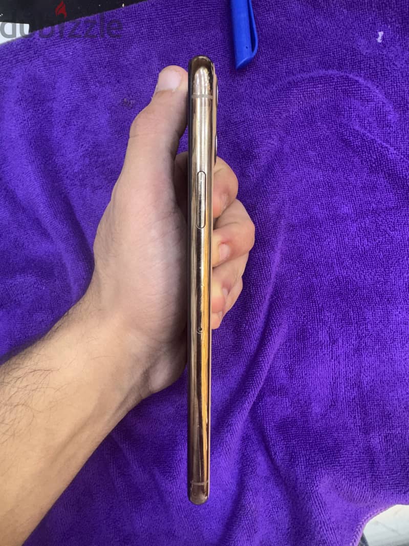 Apple - iPhone 11 Pro Max 3