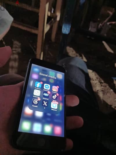 Apple - iPhone 8