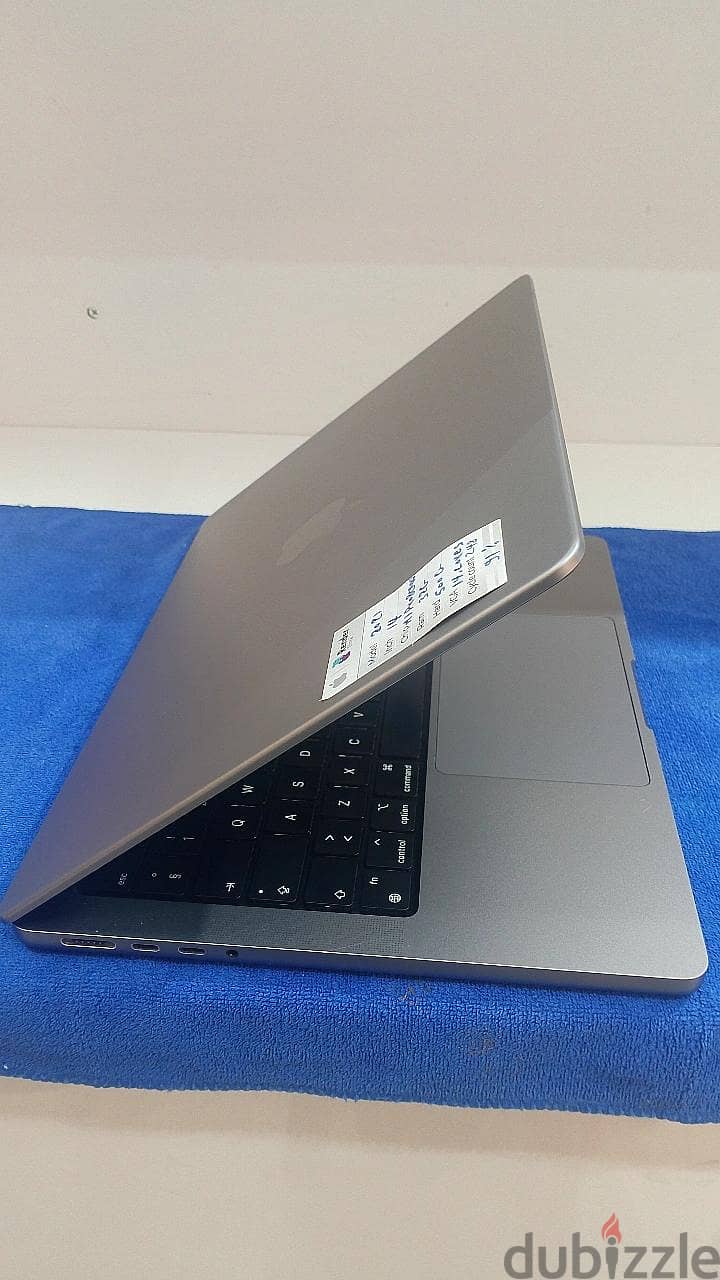 Mac Book m 1 pro 1