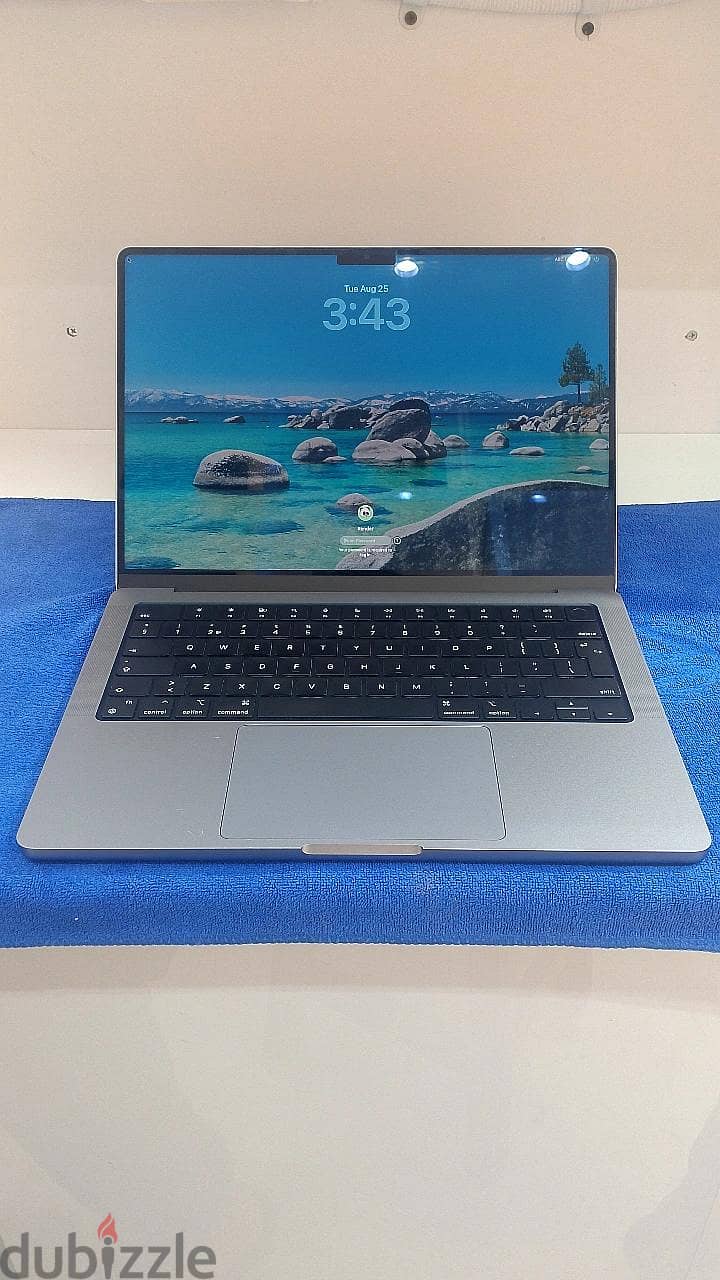 Mac Book m 1 pro 4