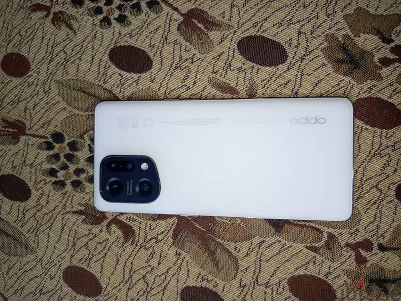 OPPO Find X5 2