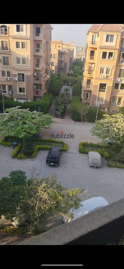 For rent in the Italian neighborhood compound with 24-hour security on the promenade, live a luxurious lifestyle.