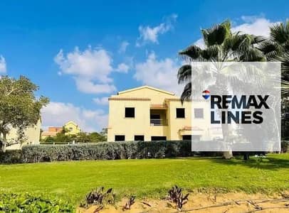 Villa for sale in Madinaty, model V, overlooking a view and garden, two steps from Central Park and the White Mosque, and close to Gate 1 Madinaty and the Trinity Park.