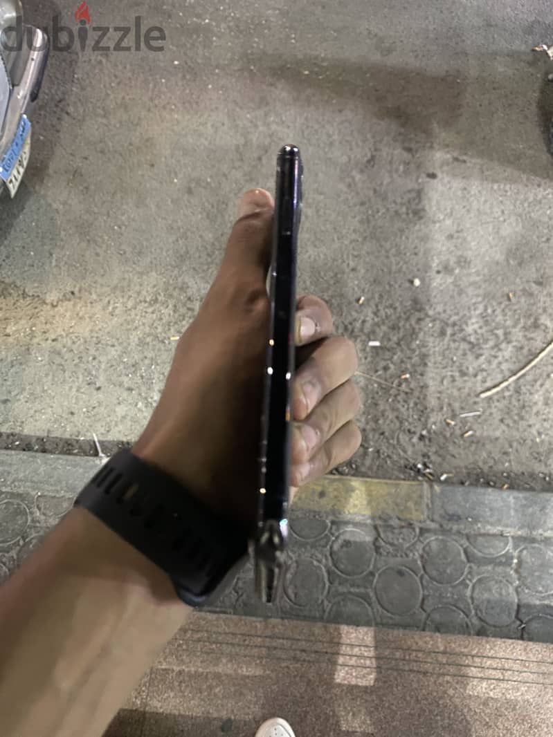 Apple - iPhone 11 Pro Max 2