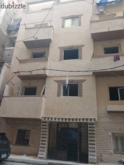 ٢٣٠م منزل للبيع بمحطة الرمل مكون من محلات و٣ ادوار