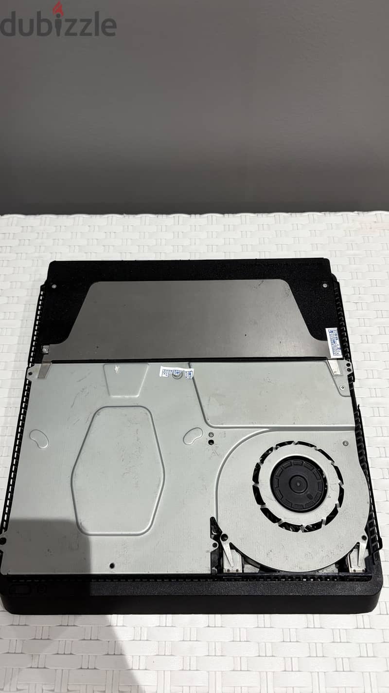 PlayStation 4 Slim 2