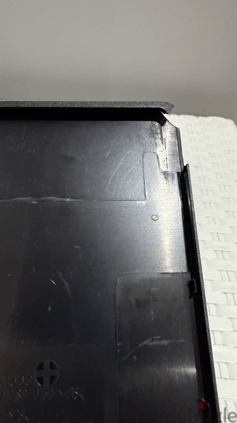 PlayStation 4 Slim 4