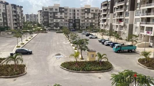 For sale cash in Madinaty 140m second floor corner in B12