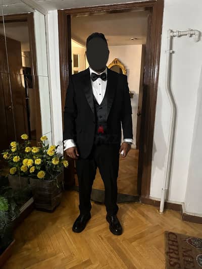 Elegant Wedding Suit Set – Worn Once