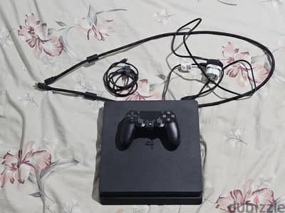 Playstation 4 slim (5 Games) Bundle.