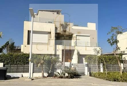 Standalone villa with 3 bedrooms, prime location, resale from the owner at a bargain price lower than the developer's price in Palm Hills Compound, Fi