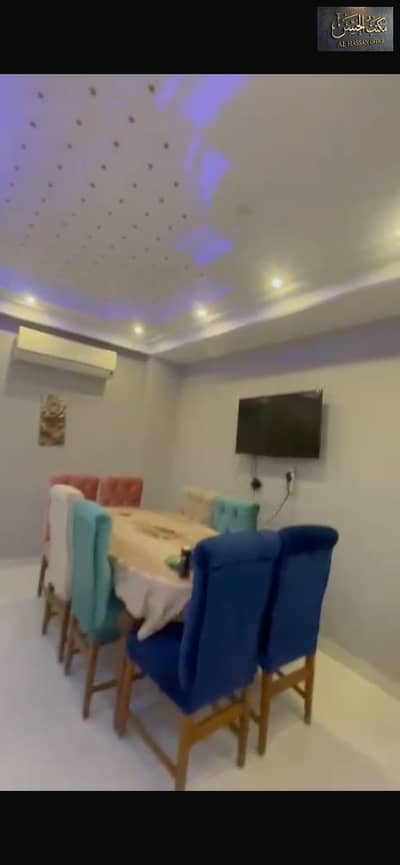 شقة مفروشة للإيجار الشهري والسنوي في الحي الخامس في الشيخ زايد – 250 متر بفيو مباشر على ZED Park