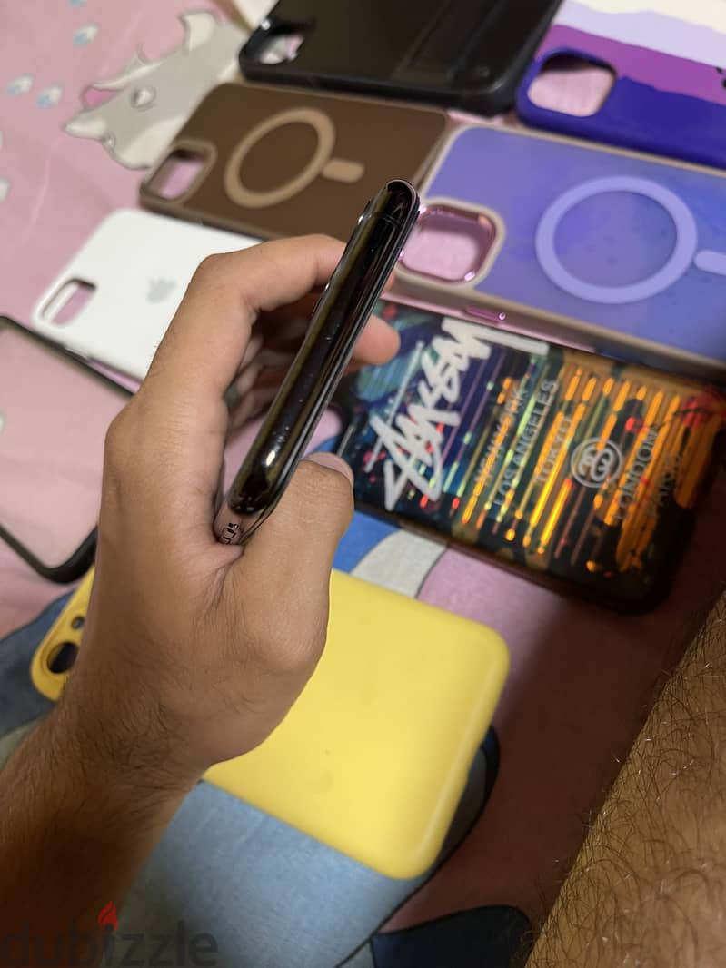 Apple - iPhone 11 Pro Max 3