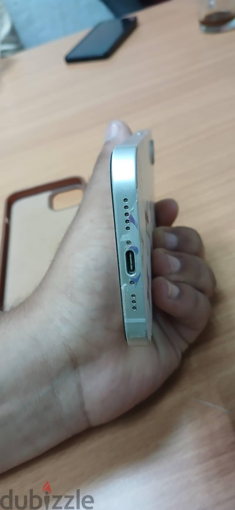 آبل - آيفون 16 اي 2