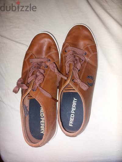 fredperry shoes للبيع أصلية مقاس ٤٢ لم تستخدم