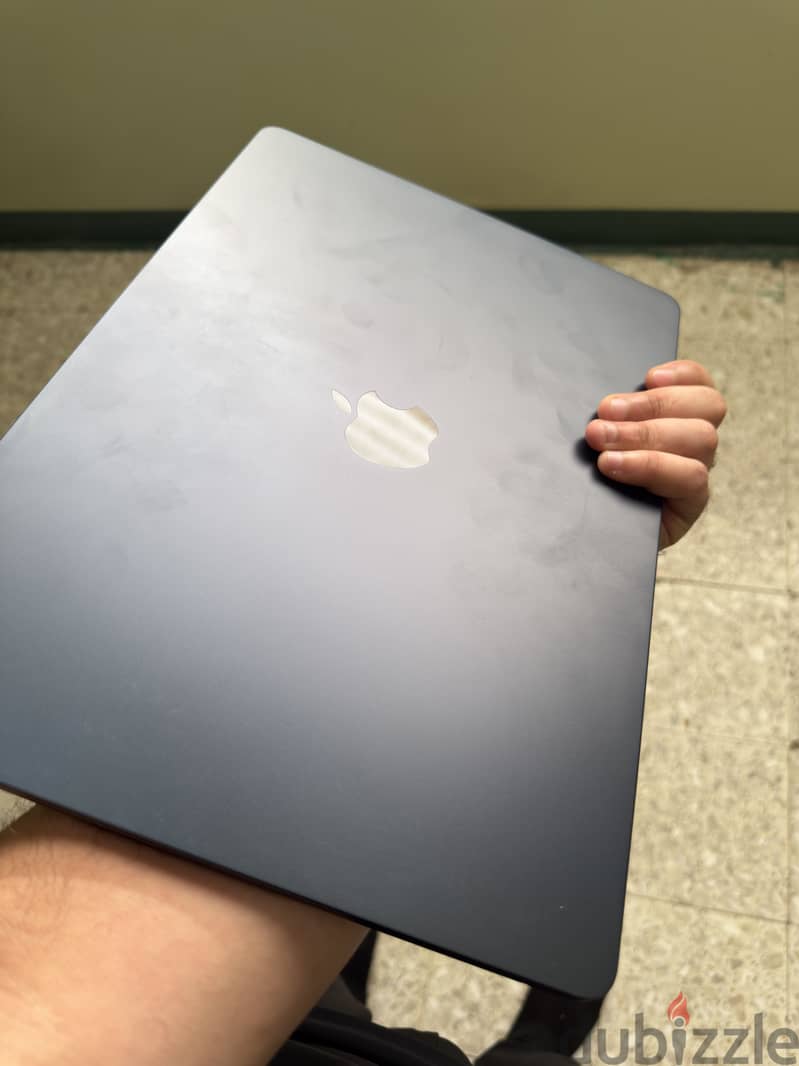 MAC BOOK AIR 2025 1