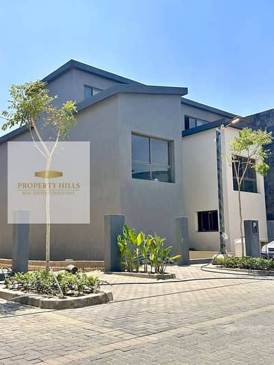 Villa for sale with immediate delivery in the fifth settlement in Creek Town opposite Al-Rehab on the Suez Road Directly 5 minutes to Cairo Airport