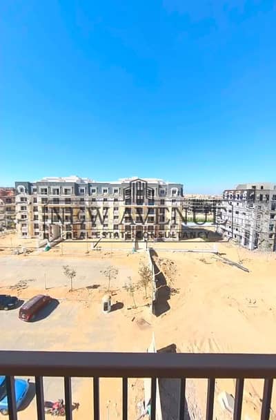 سكاي لوفت للبيع مع روف ٩٠ متر للبيع في Mountain view icity  جاهزة للاستلام