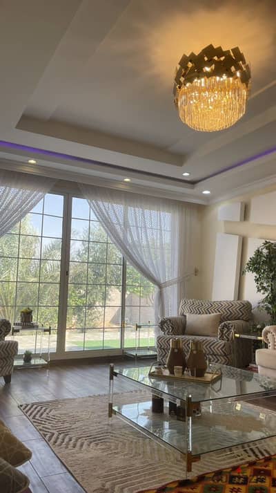 فيلا 4 غرف نوم + ناني رووم خلف كمبوند رويال سيتي متشطبة بالكامل في زايد القديمة
