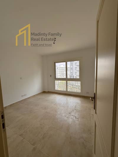 For rent a stunning apartment 116 m with kitchen, air conditioning, and appliances closest to the Craft Zone and the East Hub directly