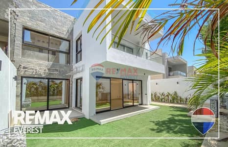 A spacious and luxurious ground-floor unit in Cleopatra Square