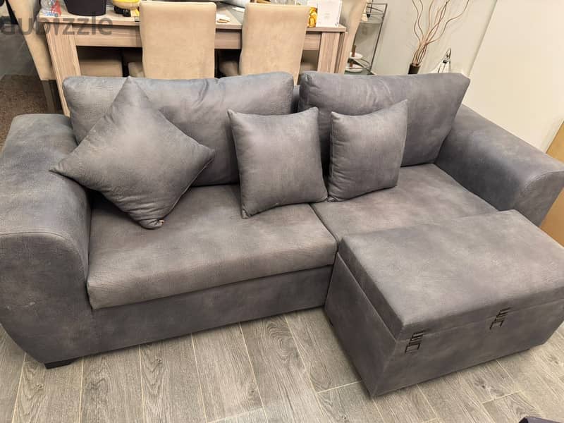 3 pieces sofa 2