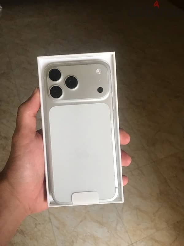 IPHONE 17 PRO MAX 512 GB NEW 4