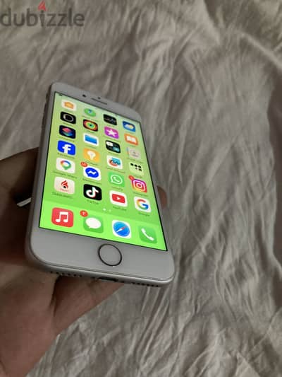 آبل - آيفون 8