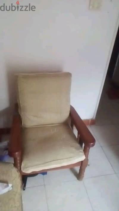 موجود كراسي انتريه اسيوطي الانتريه كله علي بعضه بسعر لقطة