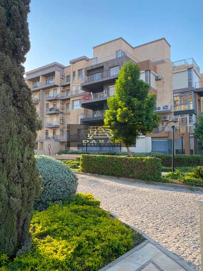 For sale an apartment of rare finds in b8 group 83 area 150m distinctive layout very