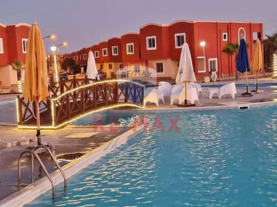 شاليه متشطب دايركت على حمام السباحه - فرصه رائعه بخصم كاش 25% - برايم لوكيشن بجوار مارينا و العالمين - بانجلوز, الحمام, الساحل الشمالي