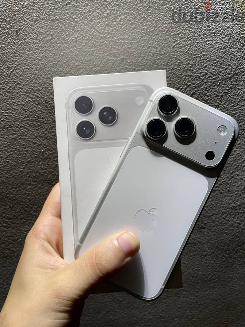 Apple - iPhone 17 Pro 256GB 1